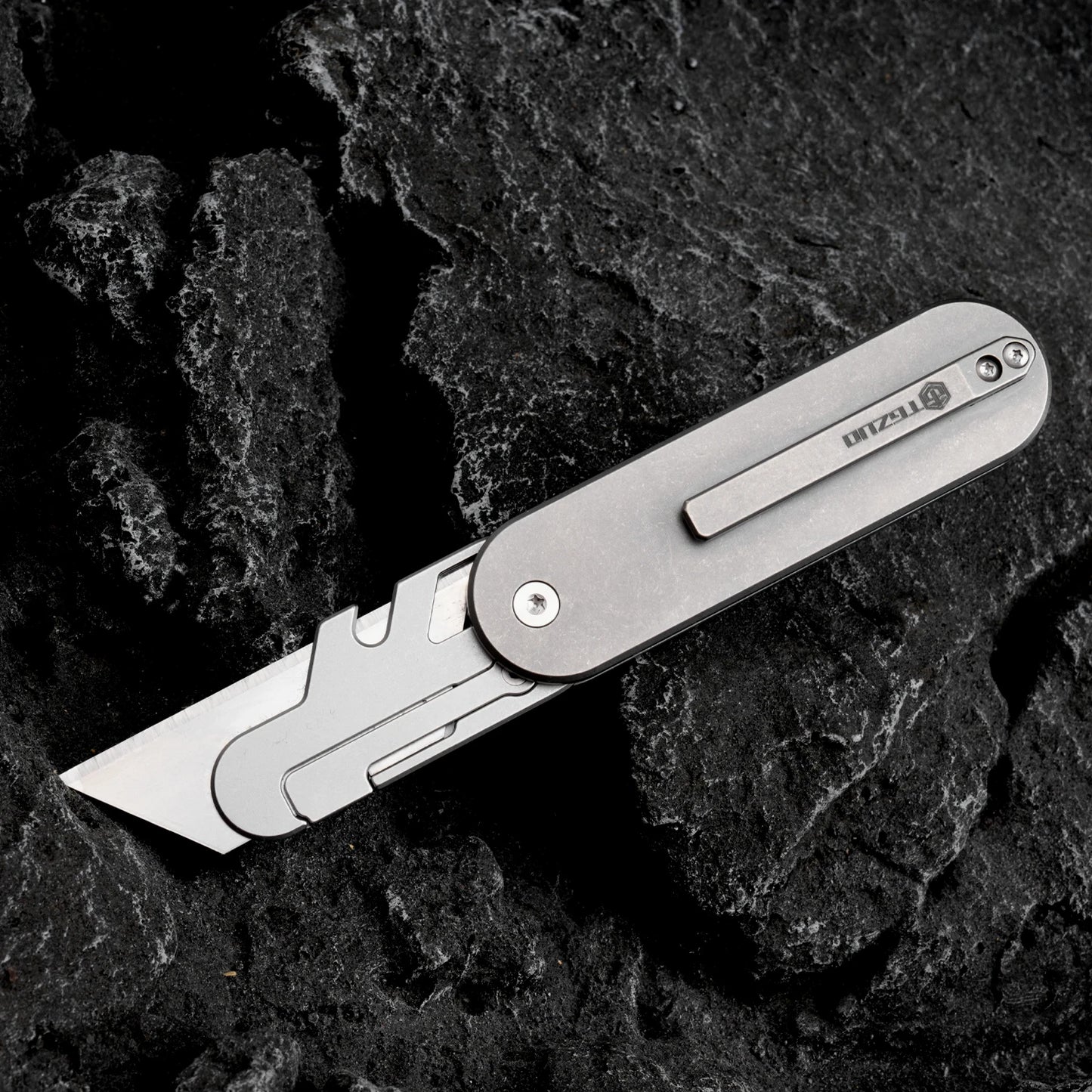 Titanium Alloy Folding Knife,Outdoor Utility Knife,Pocket Clip,Box cutter, Magnetic Open,multifunctional tool,sk5 steel Blades
